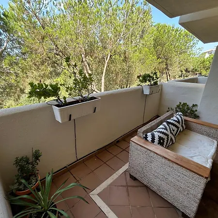 Santa Maria Greenhills Апартаменти *