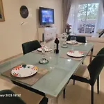 Santa Maria Greenhills Apartment *