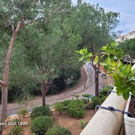 Santa Maria Greenhills アパート