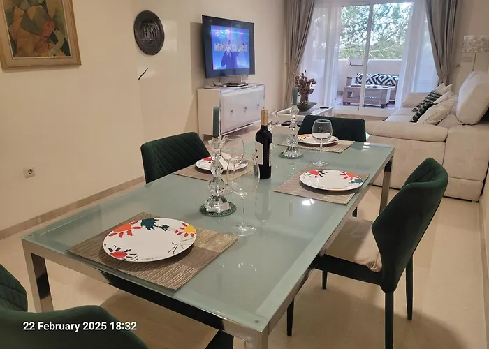 Santa Maria Greenhills Apartment *