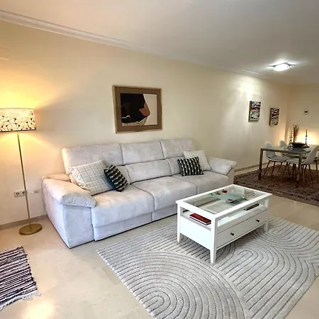 Santa Maria Greenhills Μαρμπέλλα